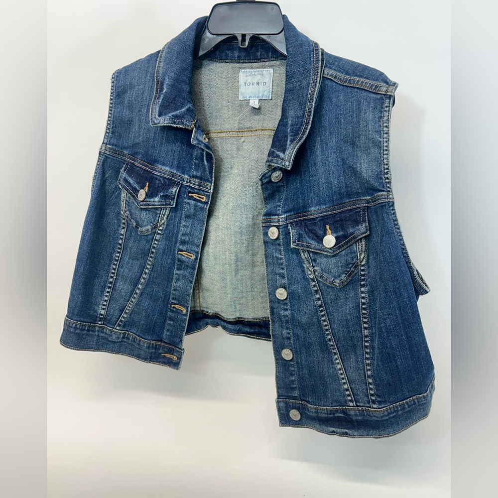 Torrid Women's Size 1 Denim Vest